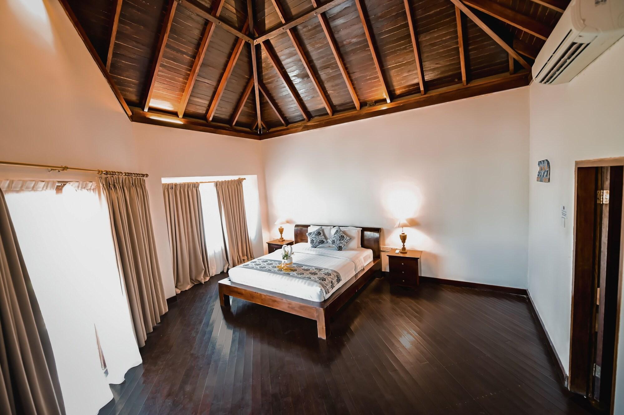 Royal Regantris Villa Karang Gili Air Exterior photo