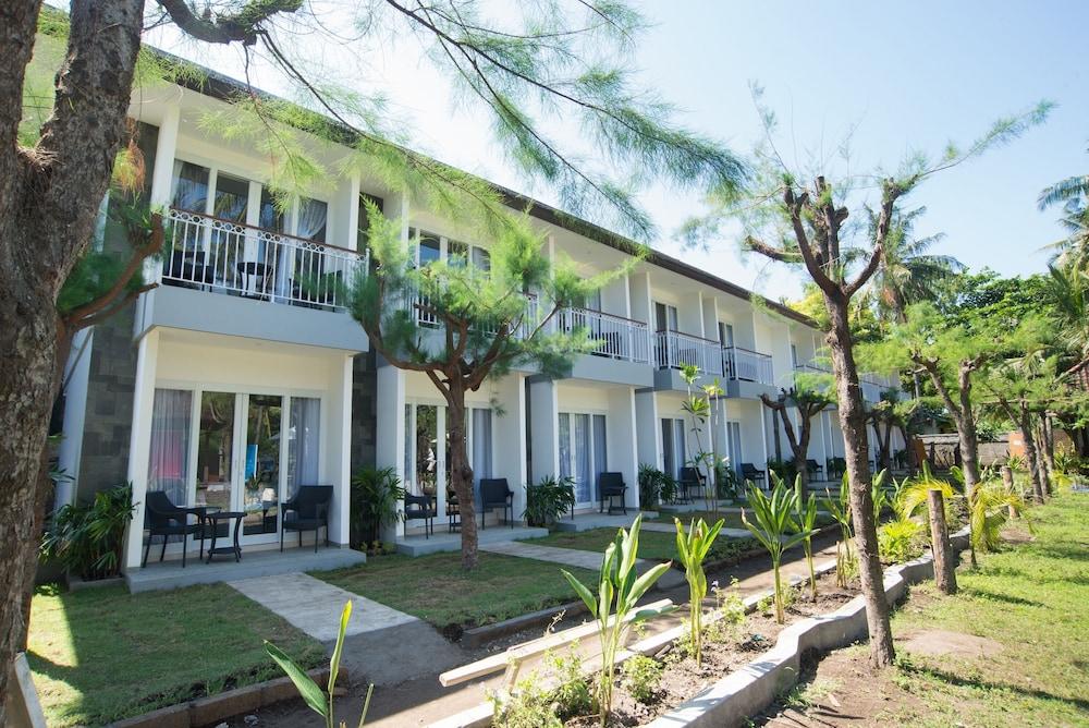 Royal Regantris Villa Karang Gili Air Exterior photo